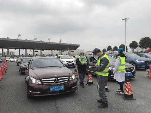 成都二绕郫都收费站全名？古城区超市里的收费员