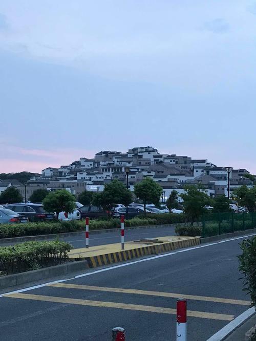 自驾游到普陀山玩车停哪?慈航大酒店停车场收费-图2 自驾游到普陀山玩车停哪?慈航大酒店停车场收费-图2