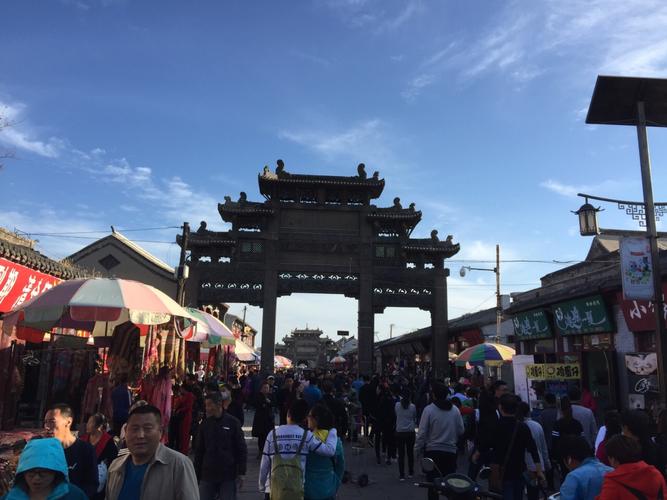 兴城晚上好玩的地方推荐?兴城东关饭店门前停车收费-图2 兴城晚上好玩的地方推荐?兴城东关饭店门前停车收费-图2
