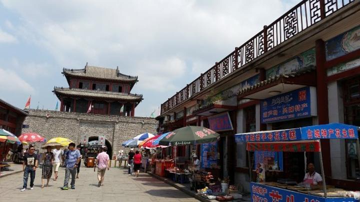 兴城晚上好玩的地方推荐？兴城东关饭店门前停车收费