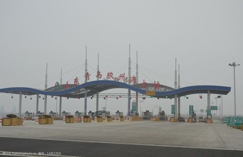 我一个朋友要去青岛胶州湾大桥的收费站工作，是人工收费的那种，可是不知道从哪里上去隔着入口有多远？谷歌地图怎么设置规避收费站