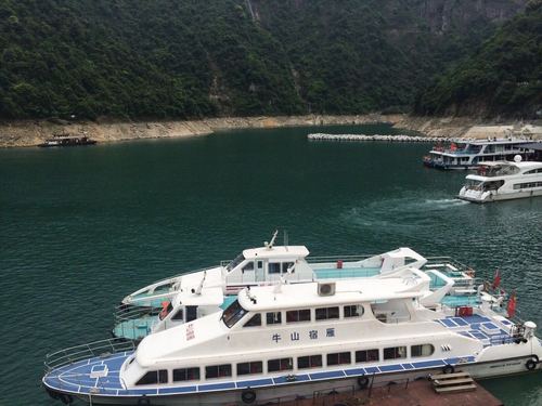 东江湖游客中心停车场收费吗?湖南收费少的旅游景点-图3 东江湖游客中心停车场收费吗?湖南收费少的旅游景点-图3