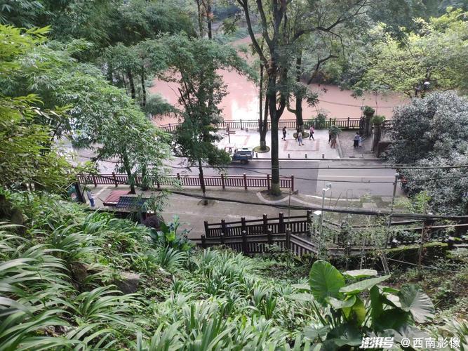 李家沱巴南大道到南泉公园。？南温泉公园收费吗