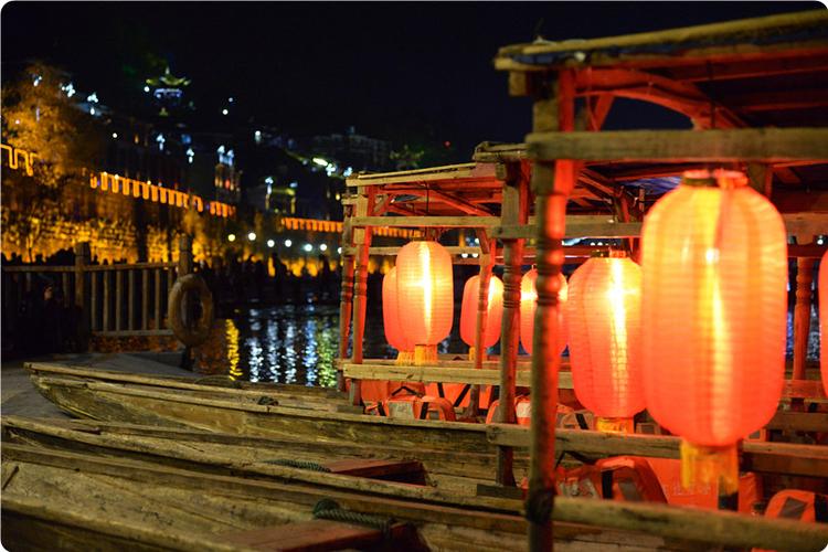 夜游沱江和沱江游船的区别?夜游沱江要收费吗-图2 夜游沱江和沱江游船的区别?夜游沱江要收费吗-图2