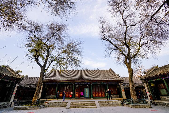 马店桥南至恭王府多少公里？恭王府存包收费吗