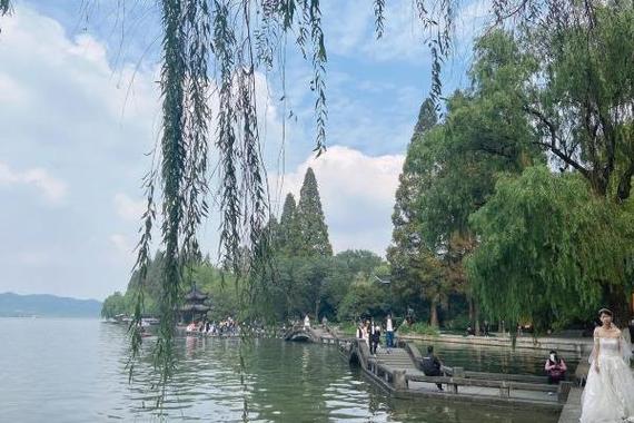 西湖是死水还是活水?西湖和钱塘江通收费吗-图3 西湖是死水还是活水?西湖和钱塘江通收费吗-图3
