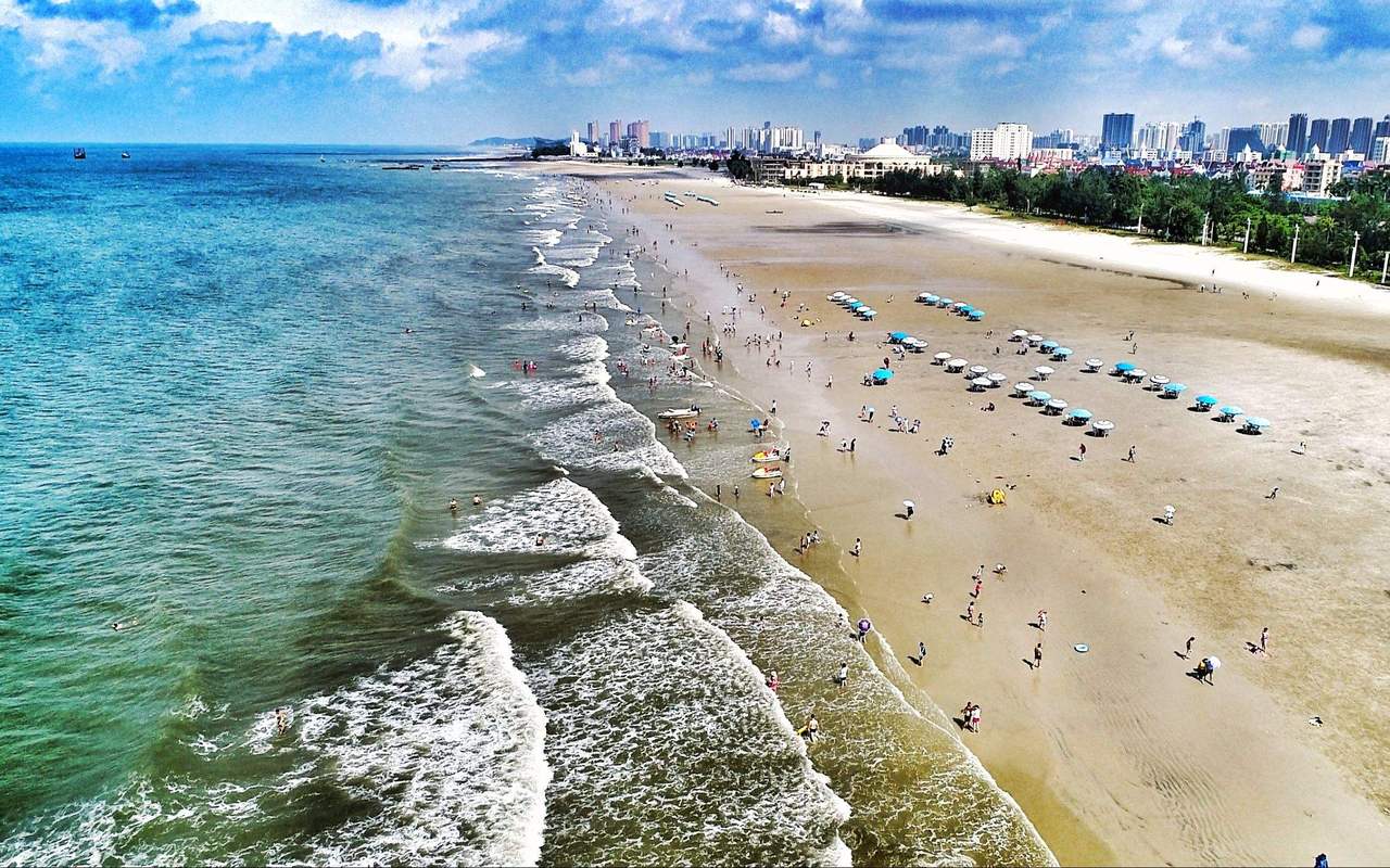 北海银滩停车场距离银滩有多远?北海银滩正规停车场收费-图2 北海银滩停车场距离银滩有多远?北海银滩正规停车场收费-图2