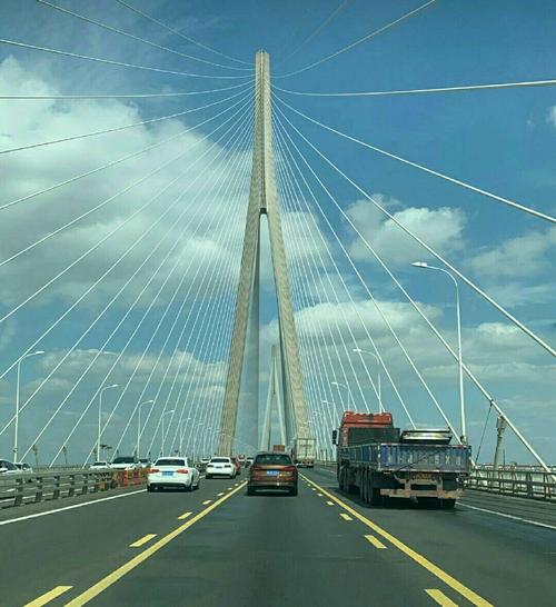 苏通大桥收费是多少钱啊？小车？红河红河大桥收费吗