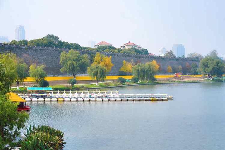 玄武湖五一开放时间?玄武湖台城收费么-图2 玄武湖五一开放时间?玄武湖台城收费么-图2