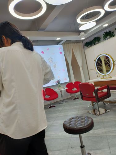 长沙理发店排行榜前十名？v hair salon收费贵吗