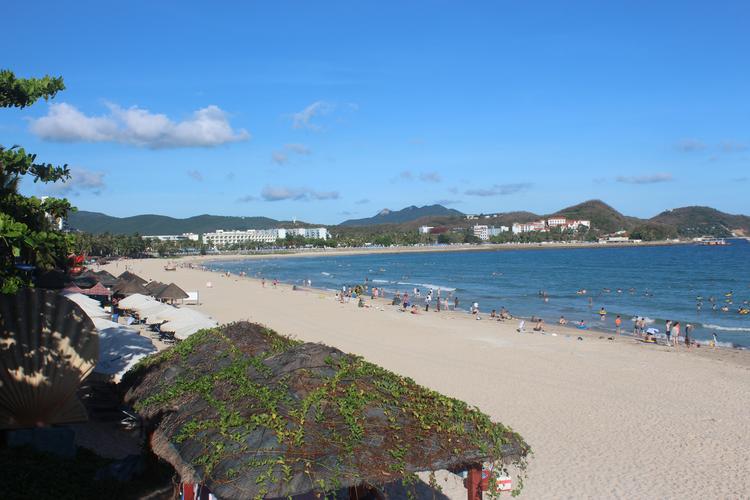 去海南旅游，去沙滩要给钱吗？大东海沙滩收费