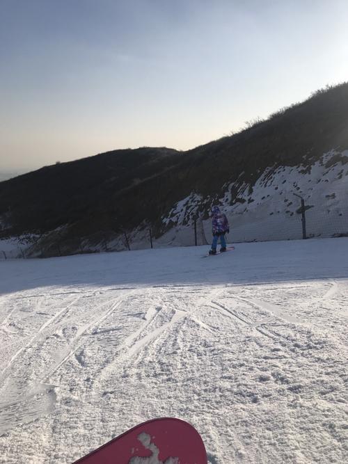 呼市周边自驾游景点冬天？太伟滑雪场收费
