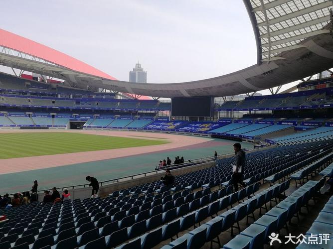 南京奥林匹克体育中心容纳多少人?南京中央体育馆停车收费-图2 南京奥林匹克体育中心容纳多少人?南京中央体育馆停车收费-图2