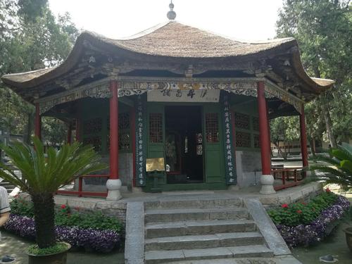 南阳诸葛草庐要门票吗？成都武侯祠收费不收费