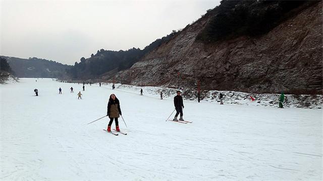 承德往北走哪里好玩?承德滑雪场收费-图2 承德往北走哪里好玩?承德滑雪场收费-图2