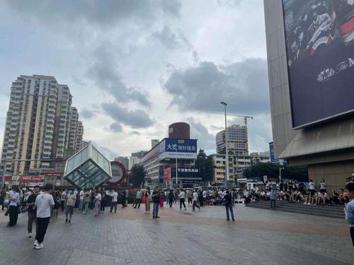 深圳华强北哪停车费比较便宜啊?茂业百货华强北店停车场收费-图2 深圳华强北哪停车费比较便宜啊?茂业百货华强北店停车场收费-图2