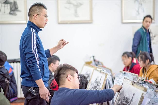济南三人行画室学费?济南三人行户外收费-图1 济南三人行画室学费?济南三人行户外收费-图1