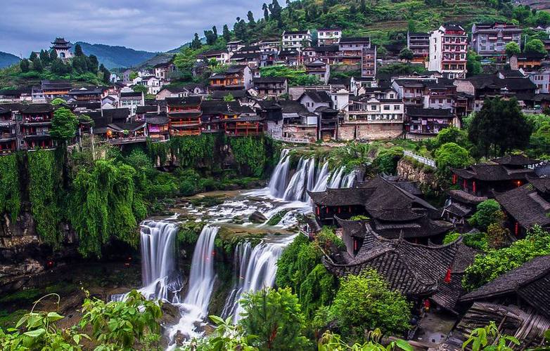 清水河公园路边可以停车吗？芙蓉镇停车场收费