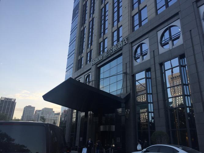 西安后宰门哪里可以停车？西安希尔顿酒店停车收费吗-图2