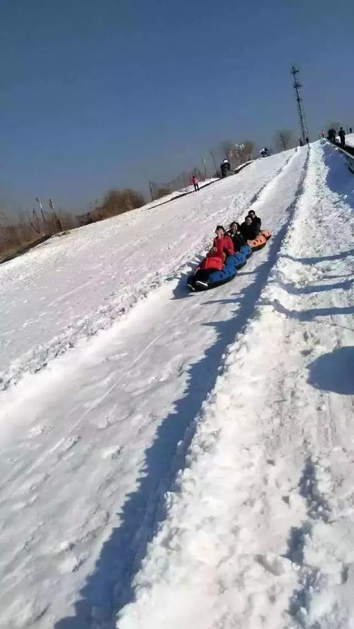 东营哪里最好玩？龙居滑雪场收费-图3