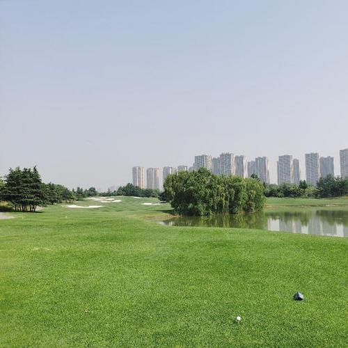 郑州市里的高尔夫球场有几个?在哪里?郑州金沙湖高尔夫俱乐部收费标准-图3 郑州市里的高尔夫球场有几个?在哪里?郑州金沙湖高尔夫俱乐部收费标准-图3