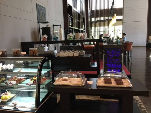 crown plaza是哪个系列酒店？皇冠假日酒店饮料收费吗