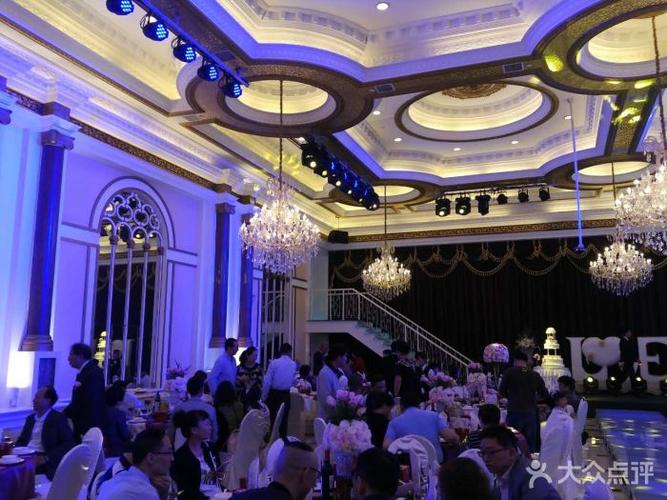 丹东人气最旺的饭店?罗曼园高级婚礼会馆停车收费-图2 丹东人气最旺的饭店?罗曼园高级婚礼会馆停车收费-图2