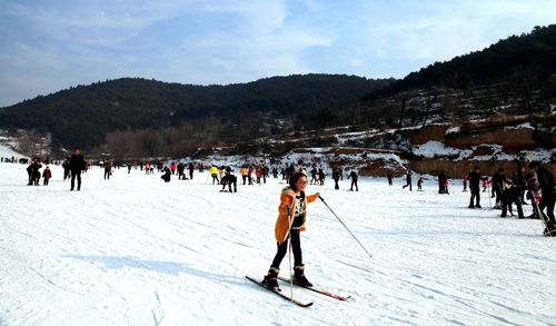 长治神农滑雪场和亚布洛尼哪个好?神农滑雪场收费-图2 长治神农滑雪场和亚布洛尼哪个好?神农滑雪场收费-图2