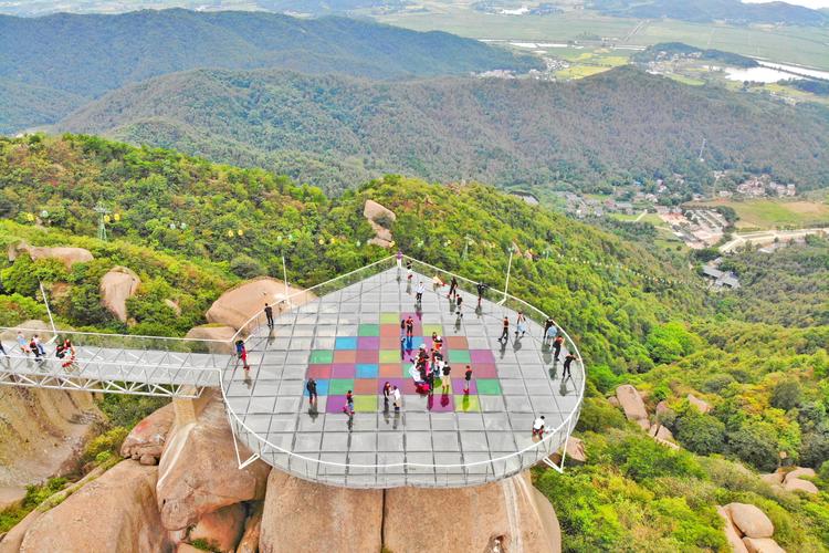 安庆巨石山520的由来？安庆巨石山风景区玻璃收费多少