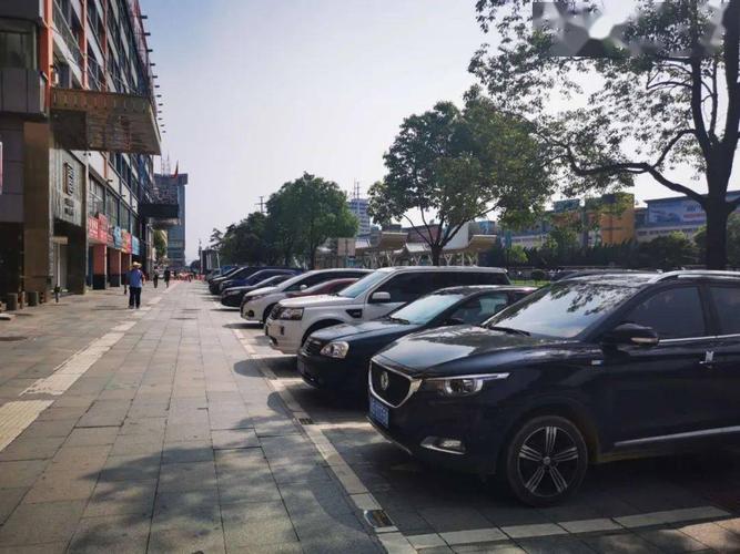 义乌最大的超市排名？义乌伊美广场酒店停车收费吗