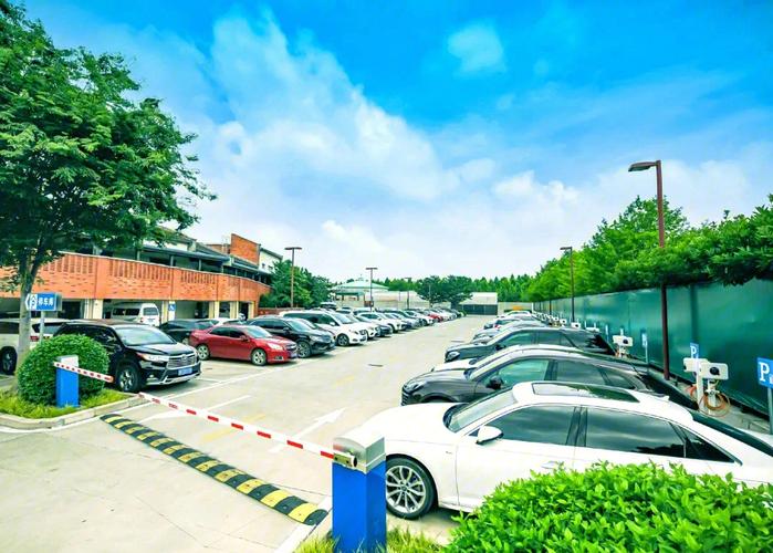迪士尼小镇停车场可以直接停吗?深圳银湖汽车站停车收费-图3 迪士尼小镇停车场可以直接停吗?深圳银湖汽车站停车收费-图3