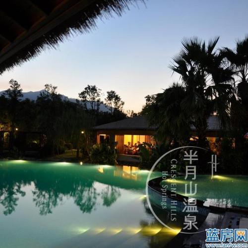 半月山开放时间？半月山温泉度假村别墅收费