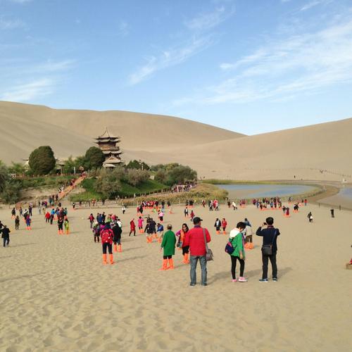 鸣沙山停车方便吗？敦煌月牙泉收费吗