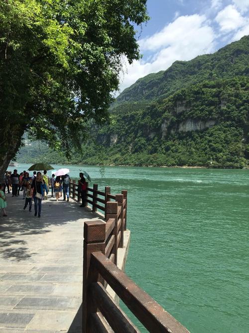 自驾宜昌三峡大坝，三峡人家，清江画廊住宿怎么安排合理？三峡人家景区停车场收费标准
