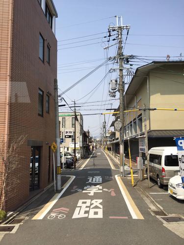 日本街道的,止まれ 是什么意思?停车的命令形?还是停车点?日本24小时停车收费标准-图1 日本街道的,止まれ 是什么意思?停车的命令形?还是停车点?日本24小时停车收费标准-图1