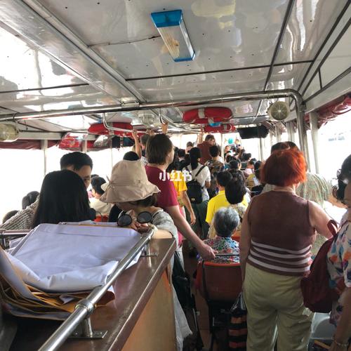 在泰国包一艘船出海一天要多少钱?曼谷公交船收费-图2 在泰国包一艘船出海一天要多少钱?曼谷公交船收费-图2