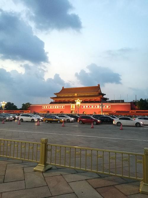 旅游大巴，天安门停哪里？天安门附近停车为什么要收费