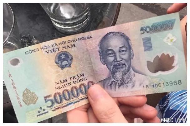 一百块人民币在越南可以买到什么东西？河内公交车不收费吗