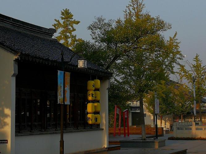 常熟省中到常熟老街有多少公里？衡山路12号停车收费吗