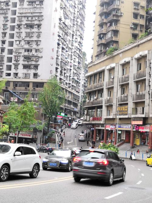 重庆大学城轻轨站周边停车贵吗?解放碑时代广场停车收费-图3 重庆大学城轻轨站周边停车贵吗?解放碑时代广场停车收费-图3