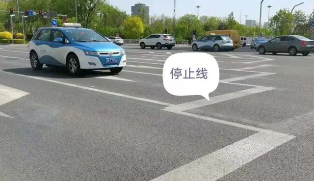 在高速路上碰到有人在上道口停车跟人要钱交高速费,这是不是骗局?撞道口 收费-图2 在高速路上碰到有人在上道口停车跟人要钱交高速费,这是不是骗局?撞道口 收费-图2