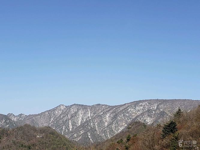 秦岭哪个口开车可以直接开到山顶？南京白龙江东街停车收费-图2