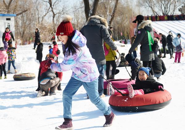 冬天北京有什么地方好玩?玉渊潭公园冰雪节2016收费-图1 冬天北京有什么地方好玩?玉渊潭公园冰雪节2016收费-图1
