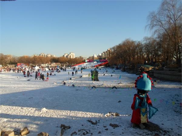 冬天北京有什么地方好玩?玉渊潭公园冰雪节2016收费-图3 冬天北京有什么地方好玩?玉渊潭公园冰雪节2016收费-图3