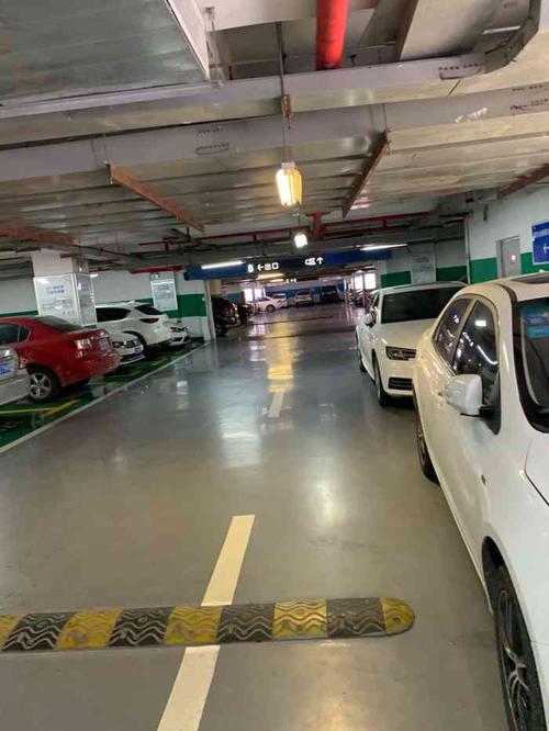 南京弘阳广场停车场收费标准？南京水平方停车怎么收费