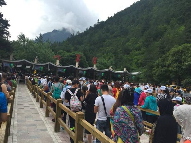 九寨沟门口能停车吗?九寨沟停车场收费标准-图3 九寨沟门口能停车吗?九寨沟停车场收费标准-图3
