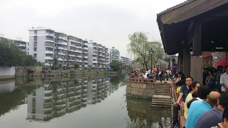 南塘夜画门票？南塘老街停车场收费