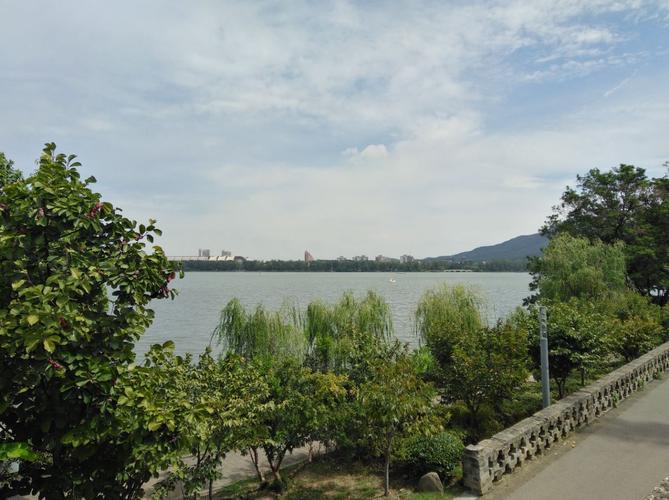 玄武湖游园详细攻略?玄武湖停车收费-图2 玄武湖游园详细攻略?玄武湖停车收费-图2