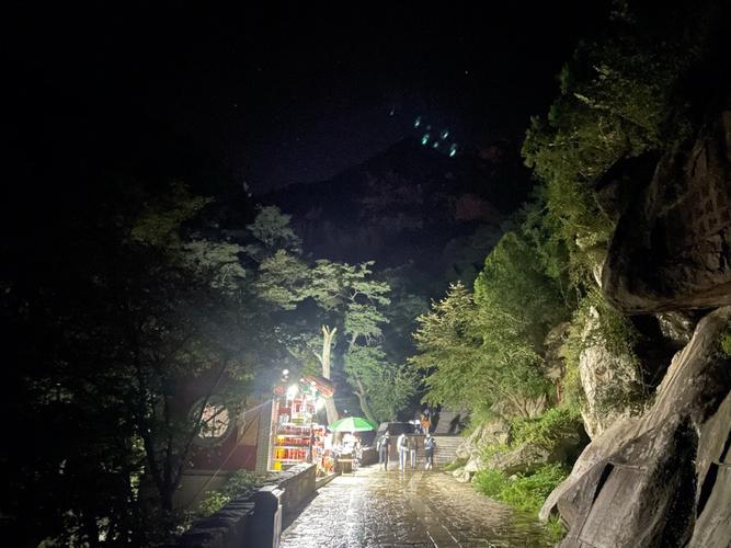 夜爬泰山怎么停车方便？泰山停车场收费