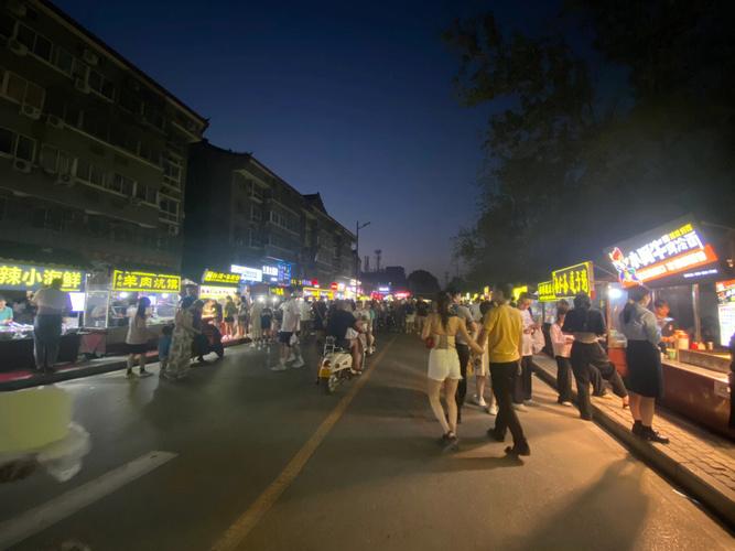 开封河大夜市白天营业吗?开封夜市怎么收费-图3 开封河大夜市白天营业吗?开封夜市怎么收费-图3